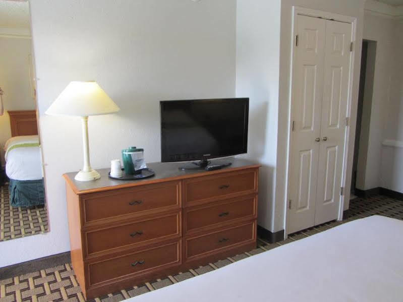 Red Roof Inn Houston North - Fm1960 & I-45 Westfield Esterno foto