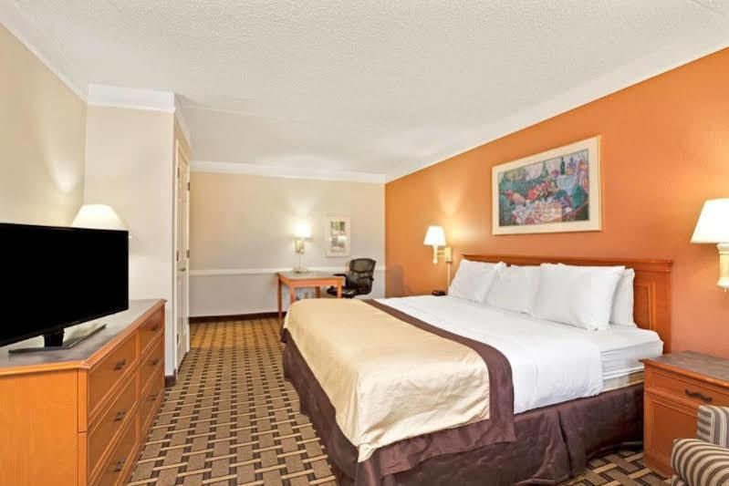 Red Roof Inn Houston North - Fm1960 & I-45 Westfield Esterno foto