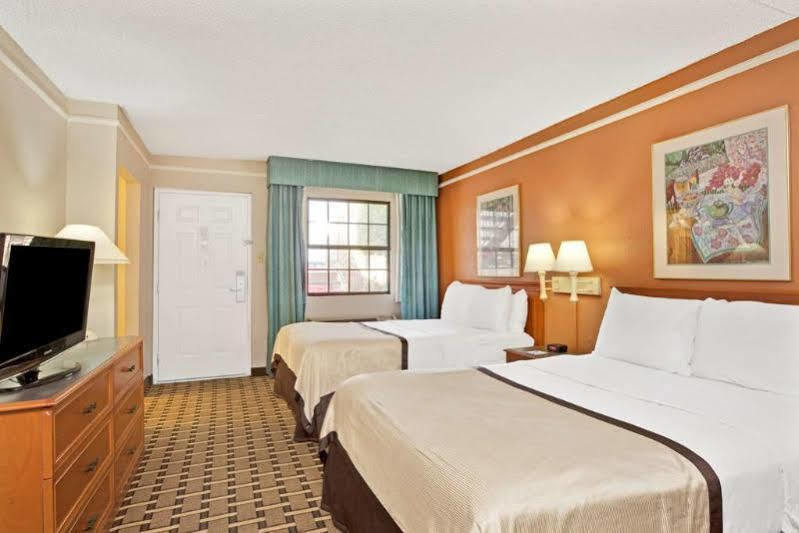Red Roof Inn Houston North - Fm1960 & I-45 Westfield Esterno foto