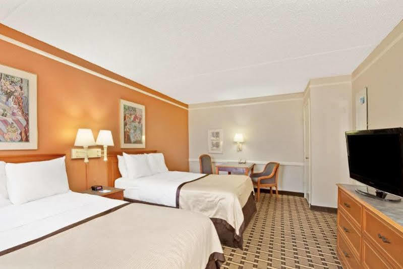 Red Roof Inn Houston North - Fm1960 & I-45 Westfield Esterno foto